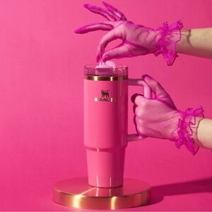🚫 SOLD PINK parade Stanley 30 oz